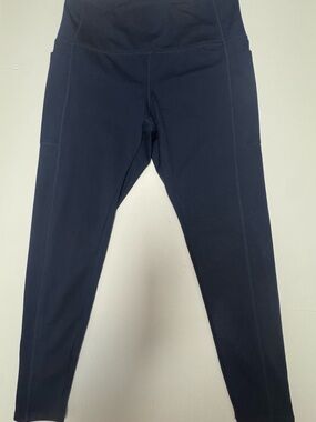 Danskin Women’s Navy 7/8 Leggings Size Large Side Pocket Athletic Yoga Pants